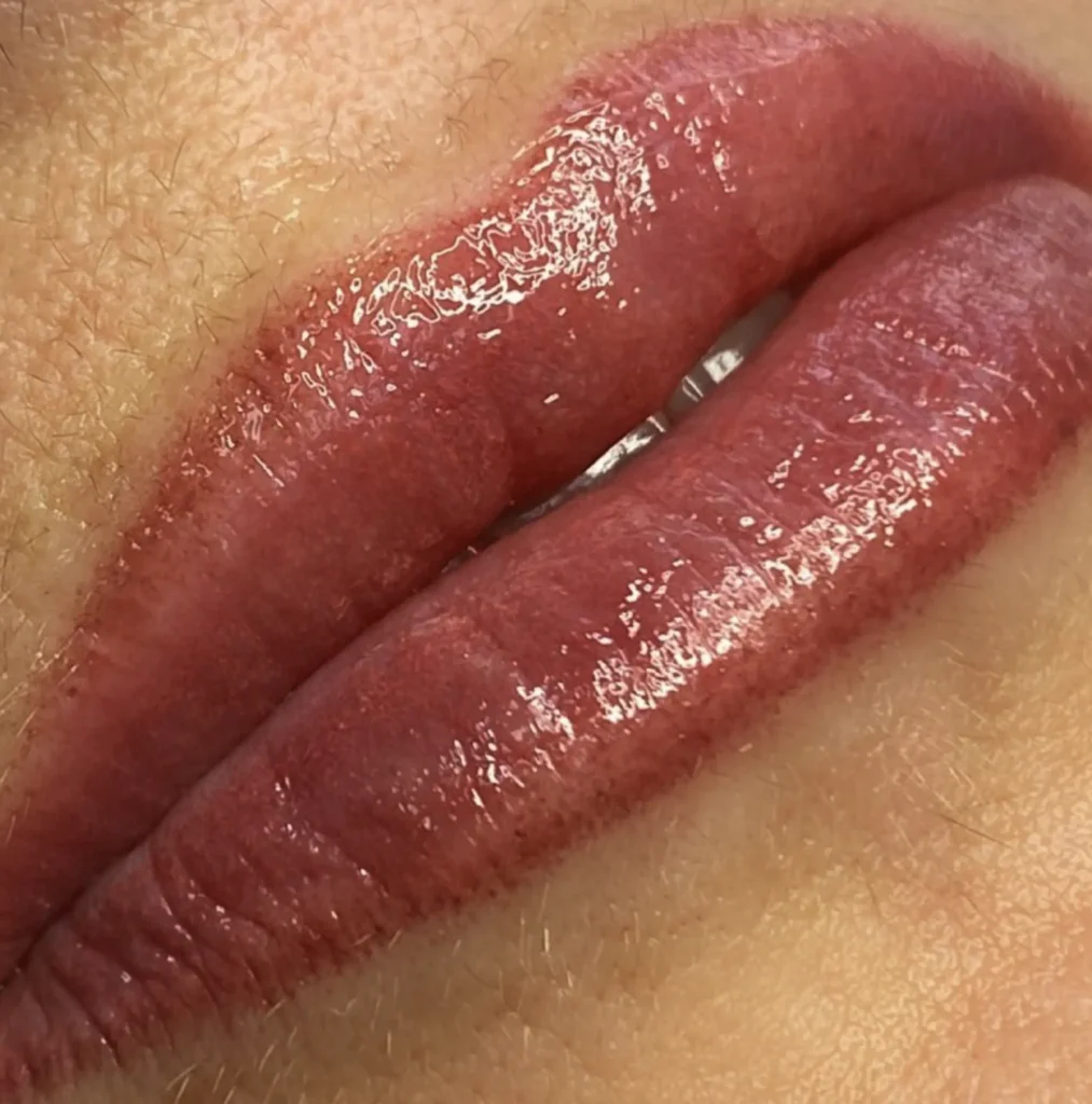 lip contour tattoo