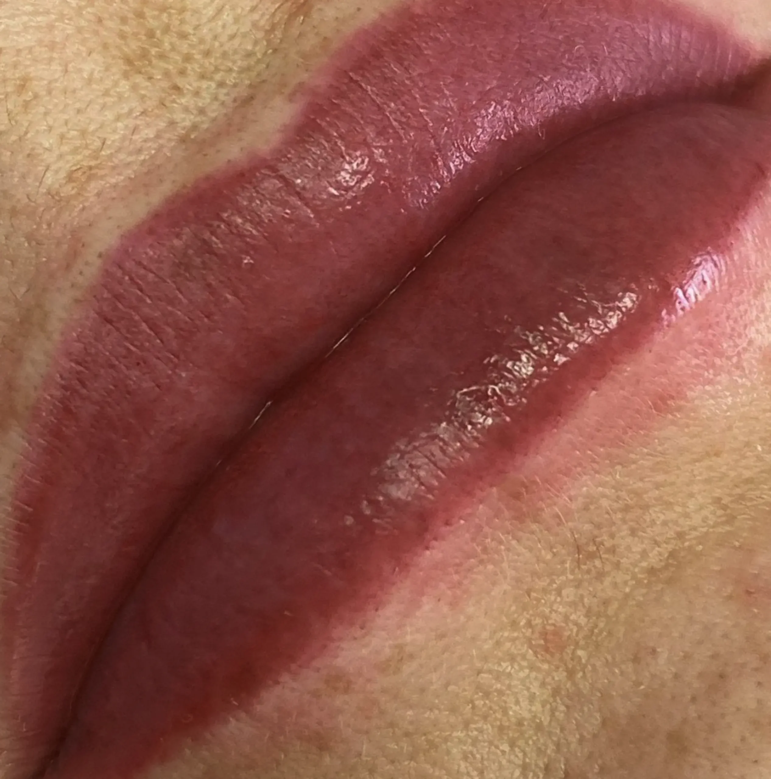 Can permanent lip make-up not take root – why tattooing doesn’t last?